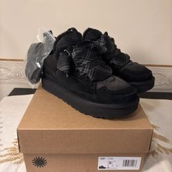 UGG Women’s Lowmel (Size 6W)