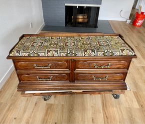 Lane Upholstered Cedar Chest.