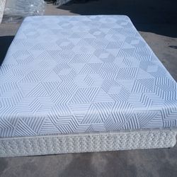 Queen Memory Foam Mattress And Box Spring 