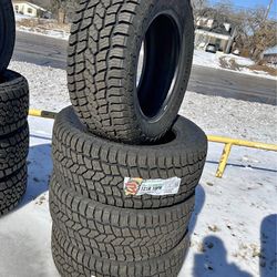 35x12.50R20LT Rovelo RidgeTrak A/T Truck Tires – Aggressive Off-Road Setup