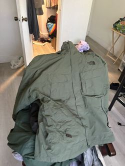 Brand New Hyvent ,summit Series, And More North Face  Rain Jackets (no Tags) Runs Size Small 