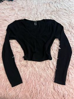 Black long sleeve crop top