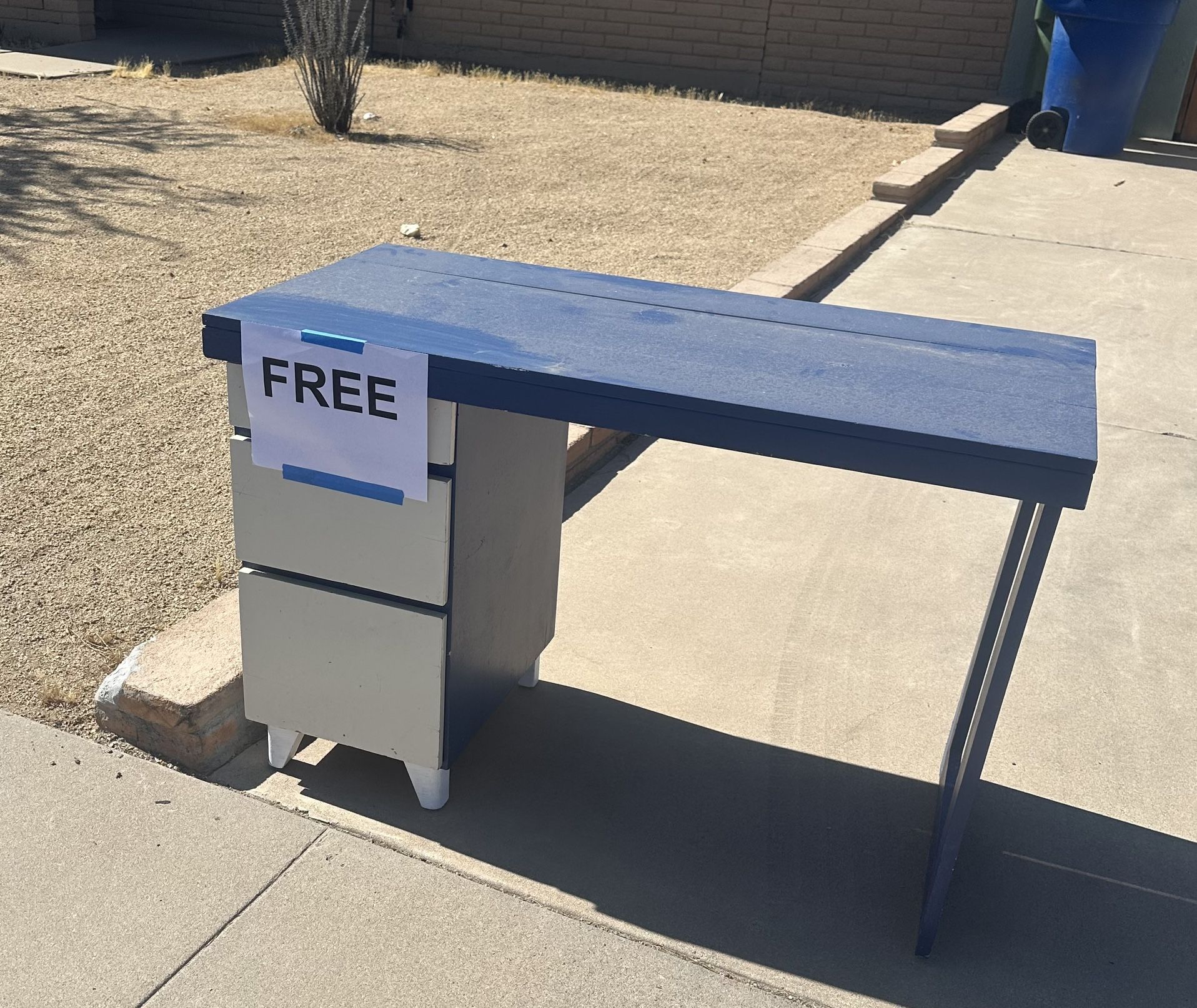 Free Desk
