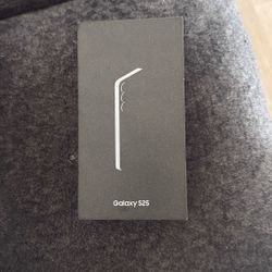 BNIB Samsung Galaxy S25 Navy 256gb Carrier Locked Tmobile