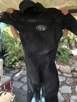 Bearskin Full Body Hooded Wetsuit 7 Mil 5 Mil