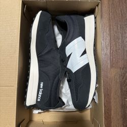 New Balance 327 Black White