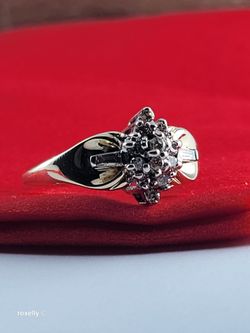 10K Yellow Gold Genuine Diamond Cluster Ring Size 6.25 -Solid Gold!/ Anillo de Oro con Clúster de Diamantes Genuinos! 👌🎁Post Tags: 10K 14K