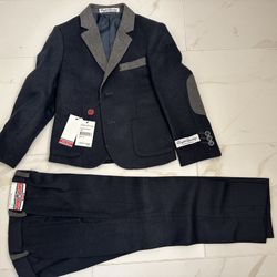 Boys Suit Size: 6