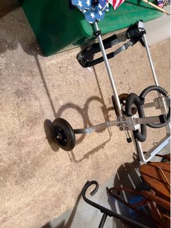 Adjustable doggy wheelchair