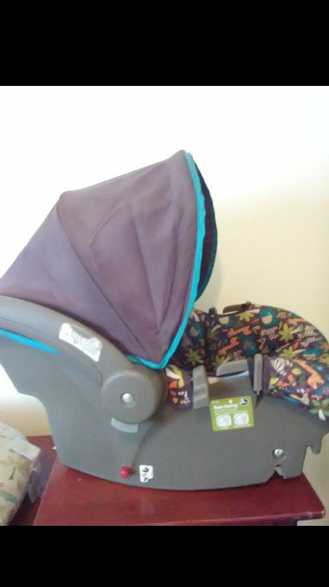 Infant car seat/stroller