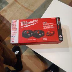 Milwaukee M18/12 Charger & 2x Xc5.0
