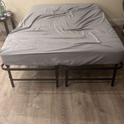 Full-size Foldable Bed Frame 