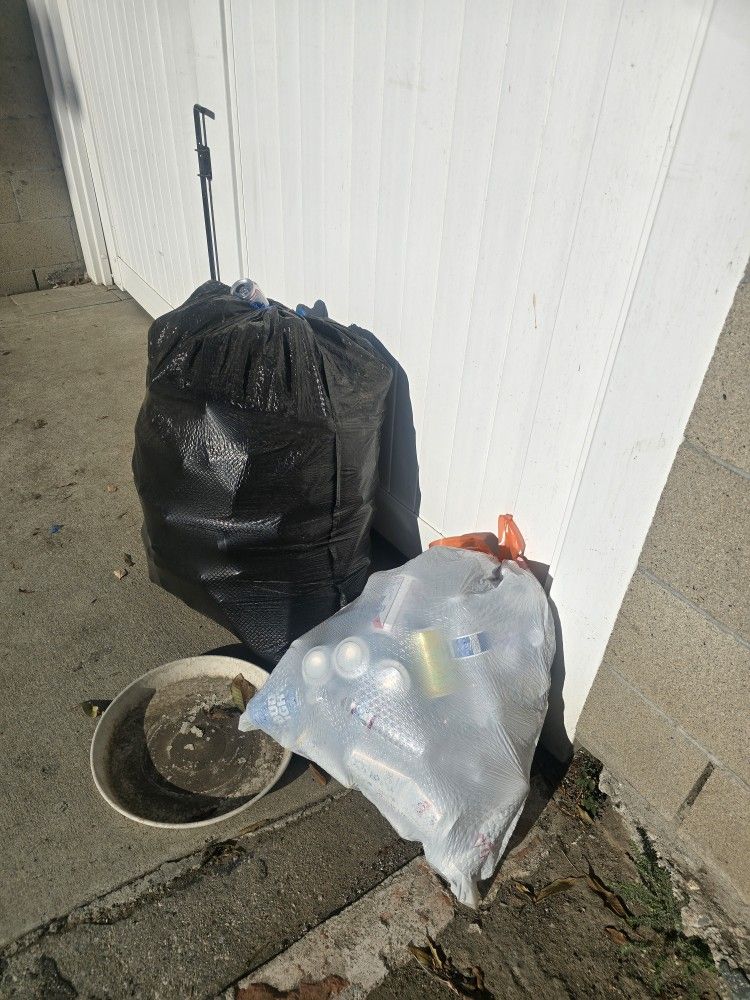 Free Cans For Recycke