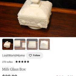 VINTAGE WESTMORELAND MILK GLASS TRINKET BOX IN AN EXCELLENT CONDITION Í
