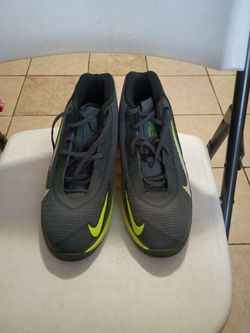 Nike Unisex Adult G.T. Jump Academy Basketball Shoes + Basketball