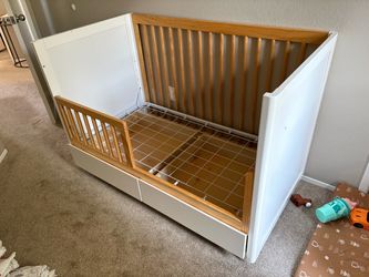 Wooden crib