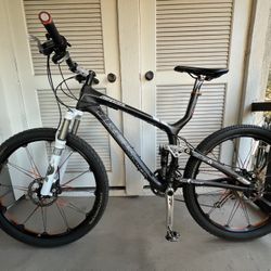 2010 Trek Top Fuel 9.8 Mountain Bike