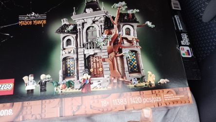 LEGO Midnight Valley Collection Mayor Manor 11383
