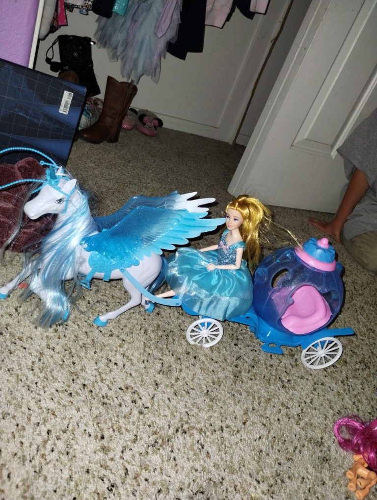Barbie Dreamtopia Princess Flying Magical Unicorn Carriage Crystal Blue
