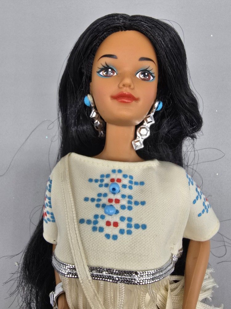 Vtg Native American Barbie Special Edition Dolls of the World 1992 Mattel