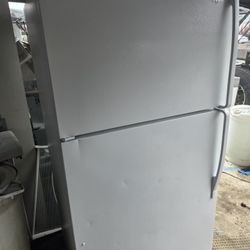 Whirlpool Fridge Apt Size 33 By 66 High Works Excellent 
