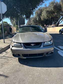2004 Ford Mustang