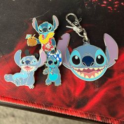 Stitch Disney Pins And Key Chain 