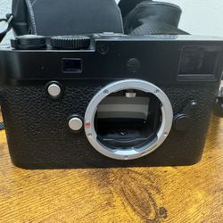 Leica M-P 240 Camera like brand new with charger good condition
