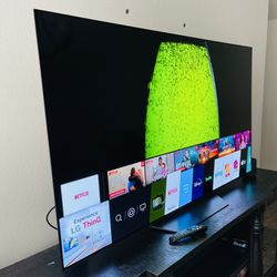 L/G 65” OLED Smart Tv UHD HDR 4k! Wowww!!