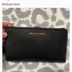 Michael Kors Jet Set Travel Large Wallet / Wristlet
