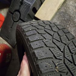2 Summito Tires