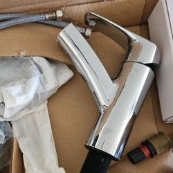 GROHE Kitchen Faucet with Sprayer