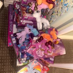 My little pony lot New in box figures 