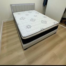 Cama Con Colchón Nueva Y Una Nevera 300$