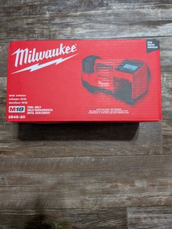 Milwaukee M18 18-Volt Lithium-Ion Cordless Electric Portable Inflator (Tool-Only)
