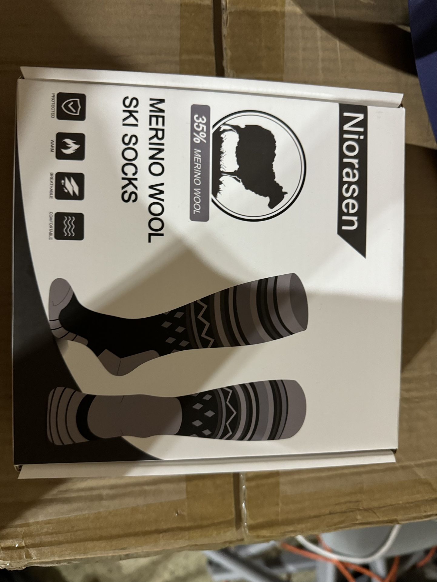 Merino Wool Ski Socks for Men Women, Thick Knee High Thermal Winter Snowboarding Socks with Exquisite Box