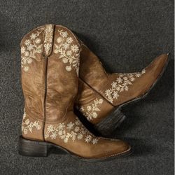 Cavender Women’s Cowboy Boots