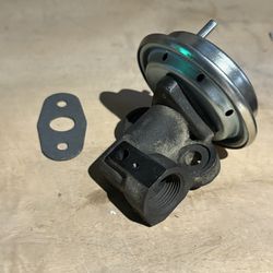 93-98 Toyota Supra 3.0 Lexus GS300 Ford Explorer 4.0L EGR Valve