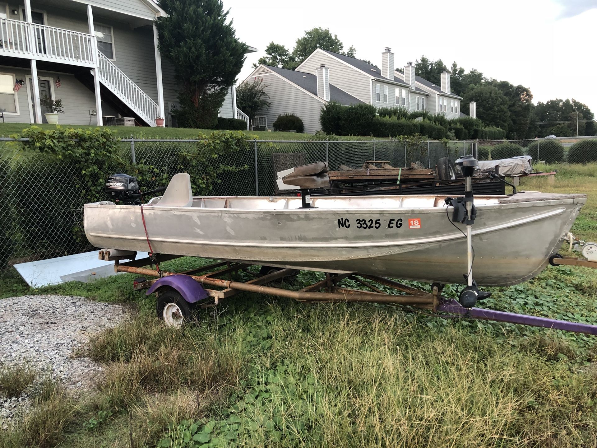 14ft V Hull Jon Boat with custom floor for Sale in Huntersville, NC