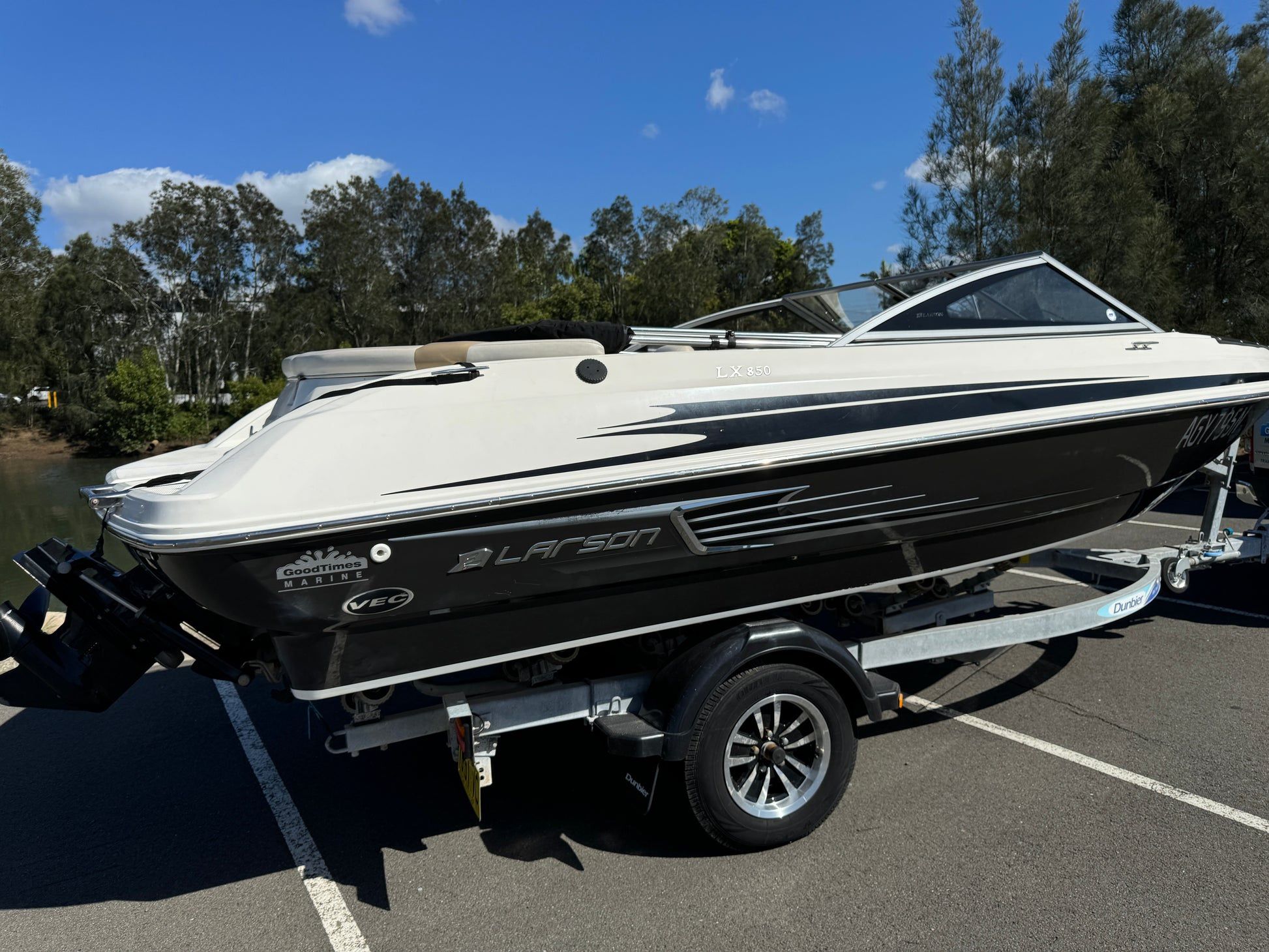 2012 Larson SF620LXF