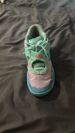Adult man basketball shoes