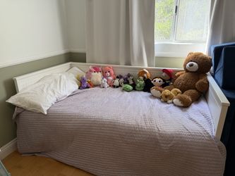 IKEA Hemnes Tundle Day bed White 2x twin matress full bed