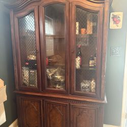 Free Curb Alert Stanley China Cabinet 