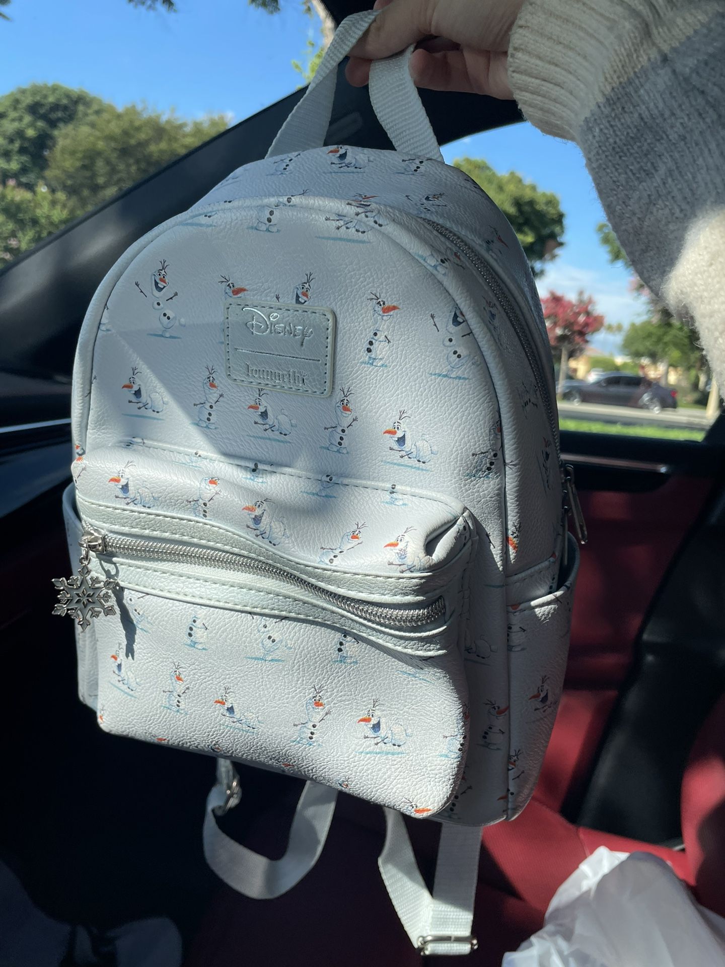 Olaf loungefly outlet backpack