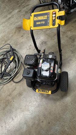 DeWalt DXPW61(contact info removed) psi 2.5gpm gas pressure washer w hose no trades pick up in Tacoma 
