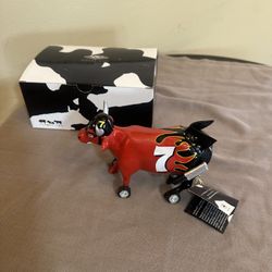 COW PARADE No. 7 STOCKYARD COW NASCAR FLAMING RED & BLACK W/ RACING WHEELS