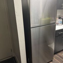 Samsung Refrigerator – RT16A61 (Gray) – Like New Condition – 15.6 cu ft
