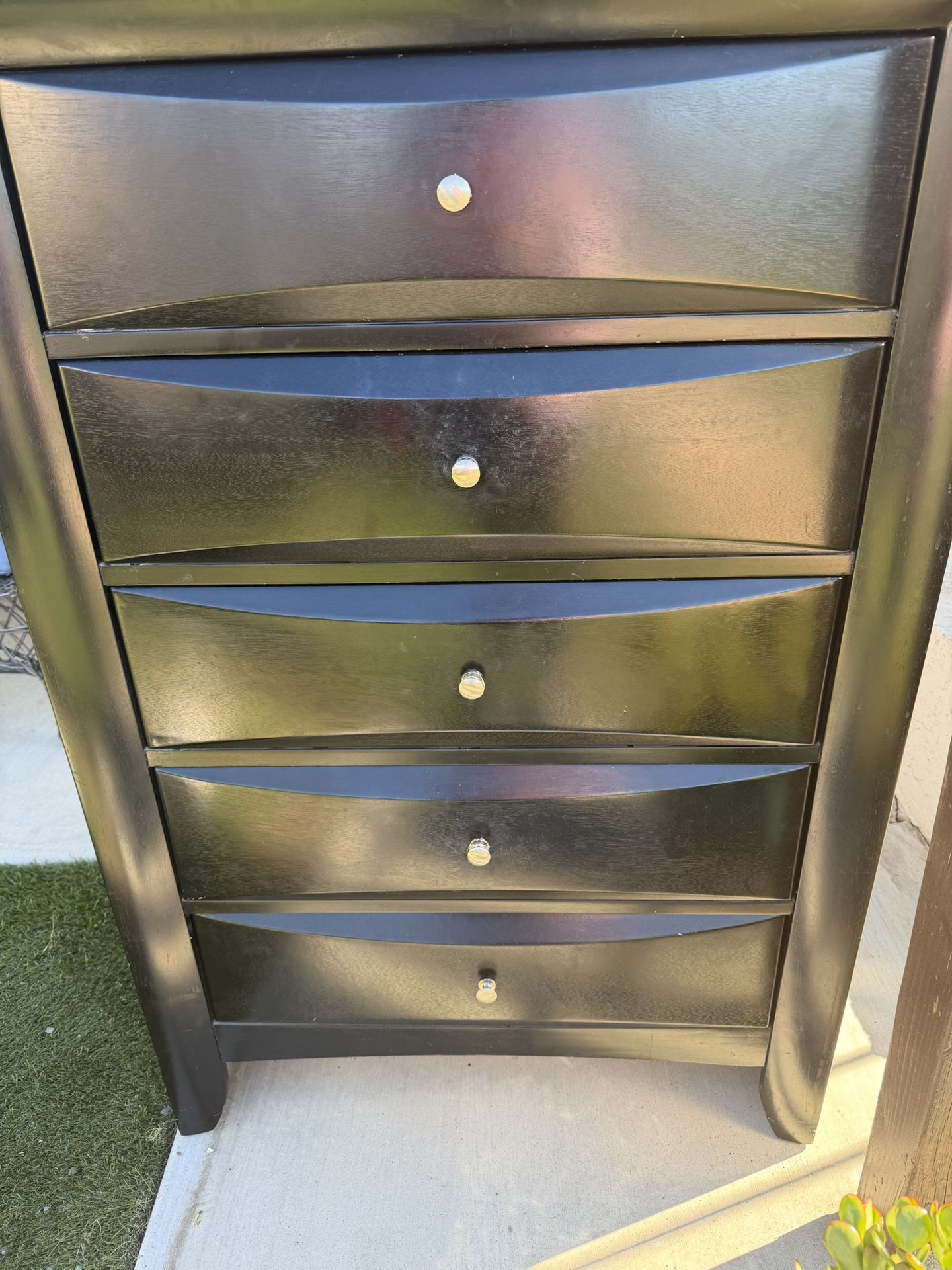 $40 Black Dresser 5 Drawer