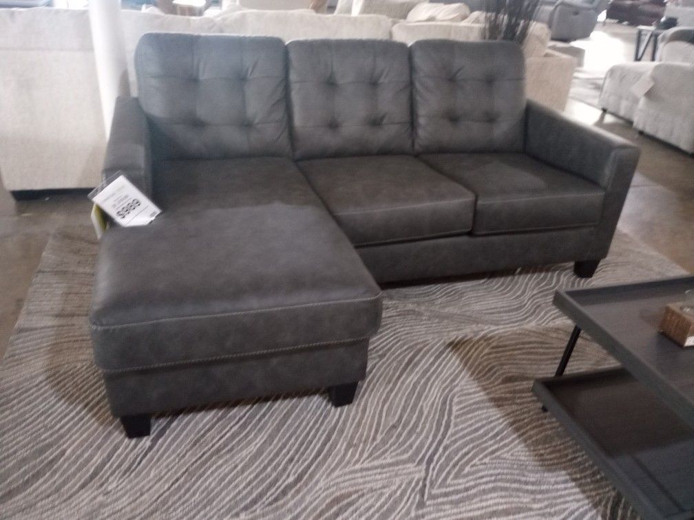 Sleeper Sectional With Chaise ( Ask For Jose) Se Habla Español