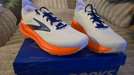 Brooks Glycerin 23. Men's Size 11. White/Navy/Orange Colorway.  BNITB